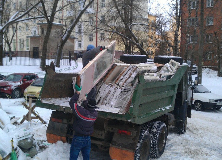 Вывоз старых оконных рам