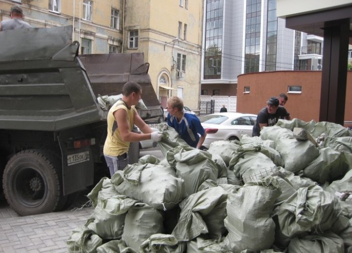 Вывоз мусора в мешках